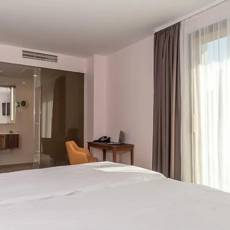 Amiral Hotel 4*